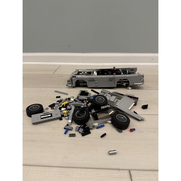LEGO CREATOR: James Bond Aston Martin DB5 (10262)